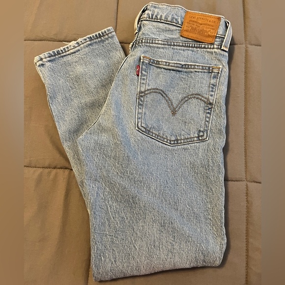 Levi's Denim - Women's Levi's Wedgie Straight Jeans Size 24
